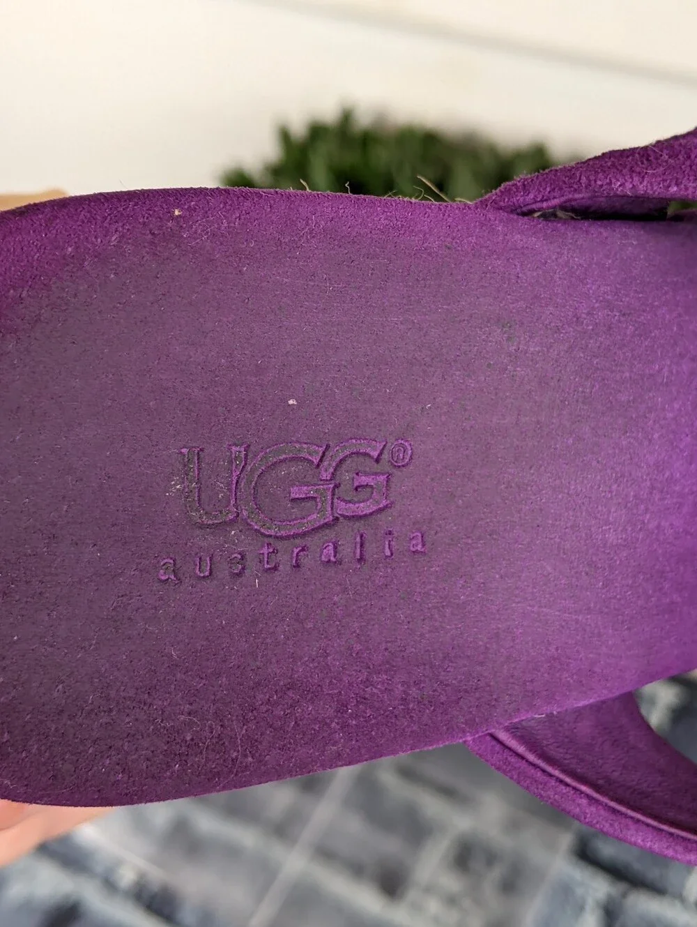 UGG 